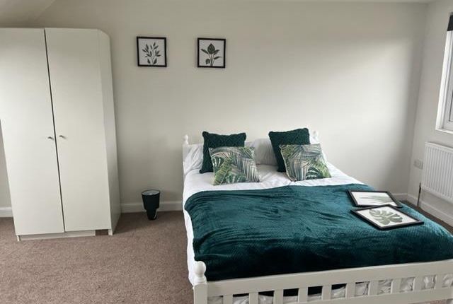 5 bed terraced house