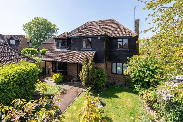 Polesden View, Great Bookham 4 bed detached house for sale