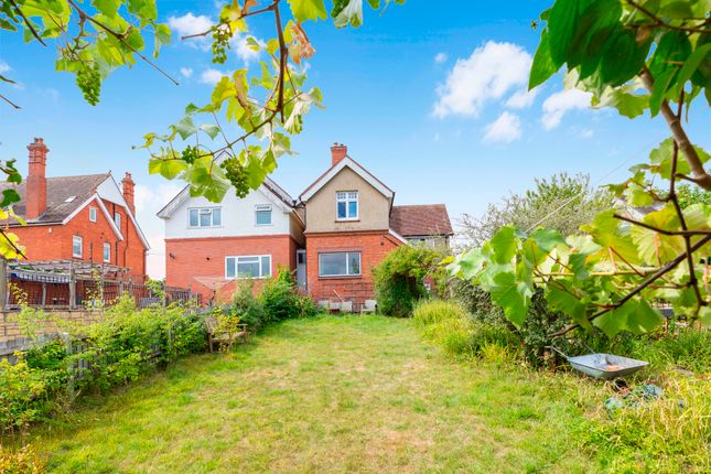 5 bedroom semi-detached house for sale