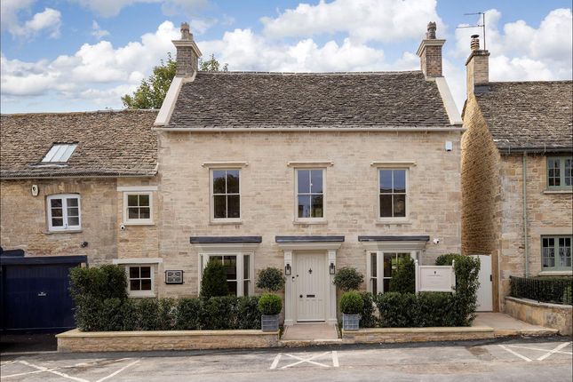 The Yews, Burford, Oxfordshire, OX18 4 bed semi