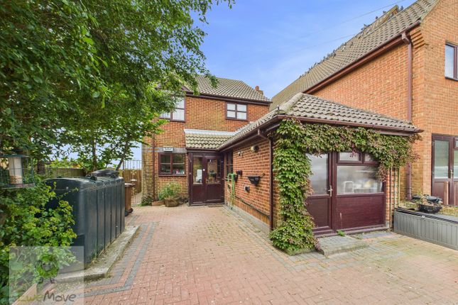 Burrows Lane, Middle Stoke... 3 bed detached house for sale