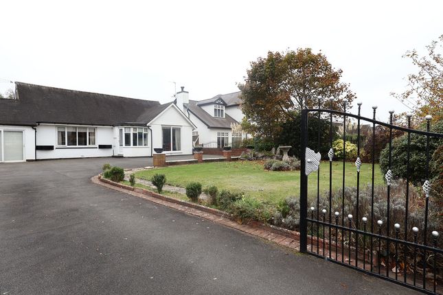 Clifton Drive, Lytham St. Annes, FY8 3 bed detached bungalow for sale