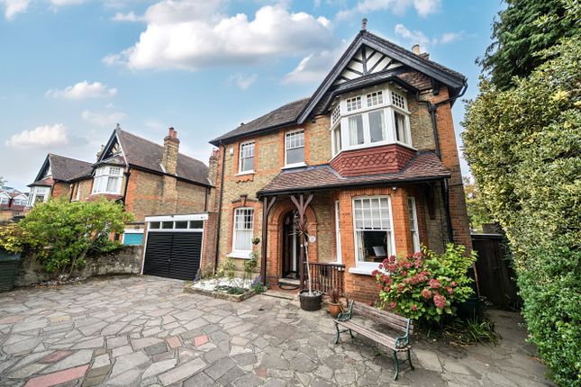 6 bedroom detached house for sale