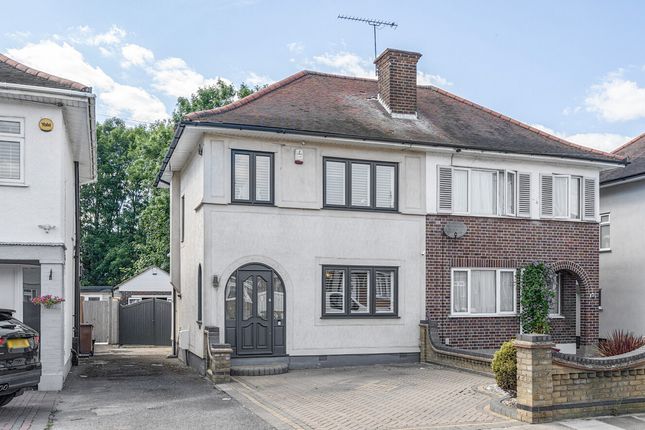 Carter Drive, Collier Row, RM5 3 bed semi