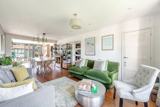 Edgwarebury Lane, Edgware, HA8 5 bed detached house for sale