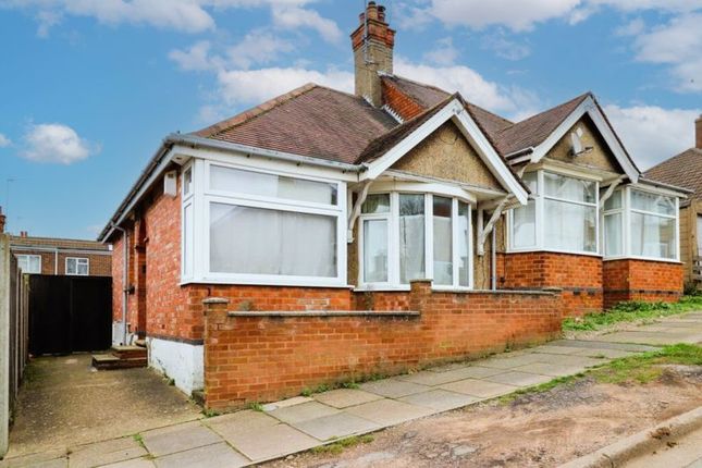 2 bedroom semi-detached bungalow for sale