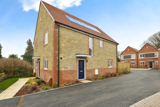 2 bedroom semi-detached house for sale