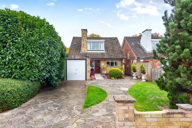 Riverway, Surrey TW18 3 bed detached house for sale