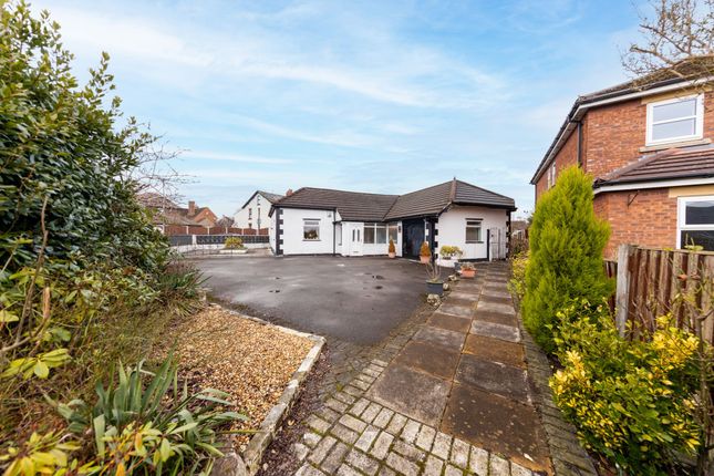 Common Lane, Culcheth, WA3 3 bed detached bungalow for sale