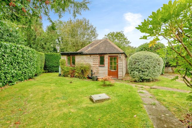 1 bedroom detached bungalow for sale