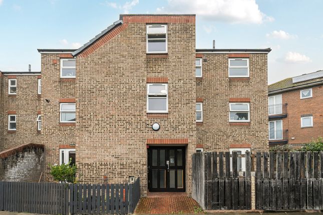 Lupton Close, London 1 bed apartment for sale