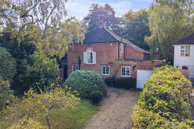 Woodlands Close, Ascot 4 bed detached house for sale