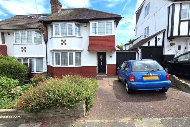 LOVELACE ROAD, EAST BARNET EN4 3 bed semi