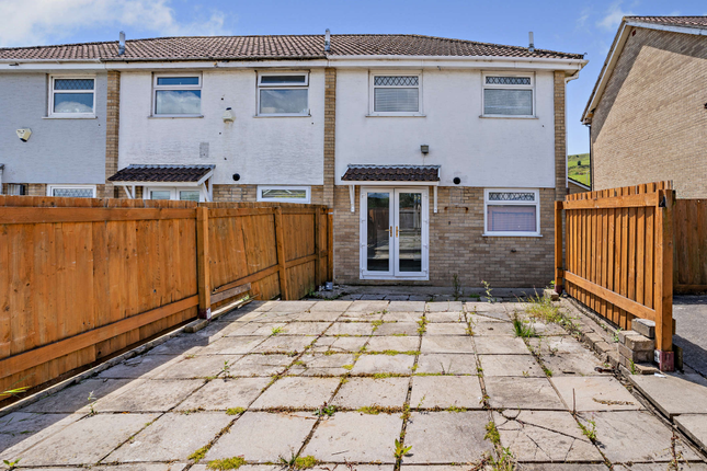 3 bed end terrace house