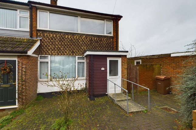 Larkswood Road, Corringham, SS17 3 bed end of terrace house for sale