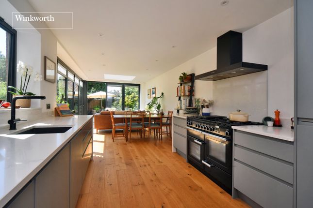 Hampton Road, Worcester Park, KT4 4 bed semi