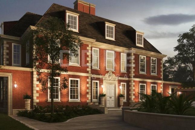 8 bed detached house
