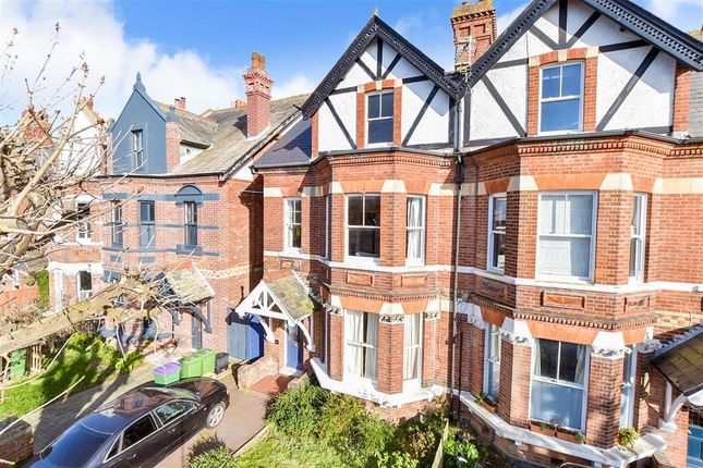 5 bedroom semi-detached house for sale