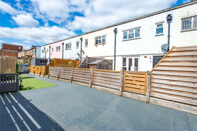 3 bedroom flat for sale