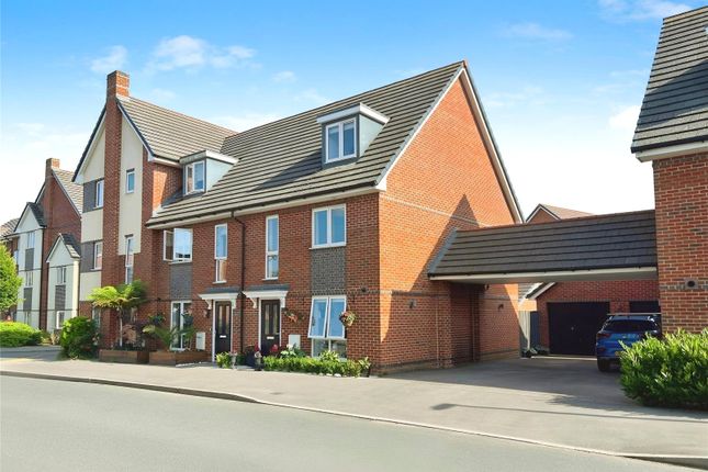 Fullbrook Avenue, Reading RG7 3 bed end of terrace house for sale