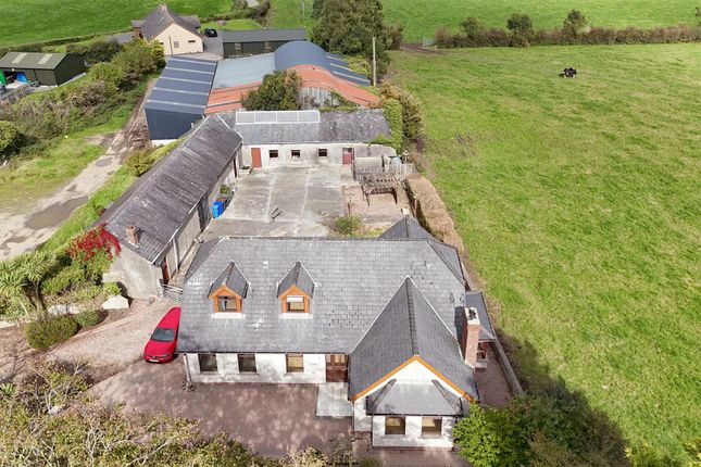 5 bed detached house