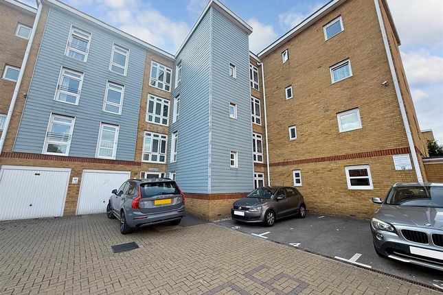 Little Hackets, Havant, Hampshire 2 bed apartment for sale