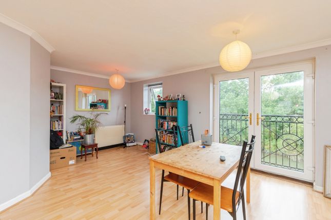 3 bedroom maisonette for sale