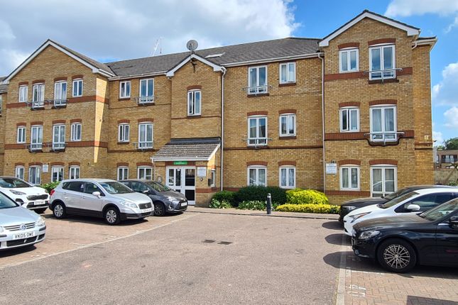 Dominion Close, Hounslow, TW3 2 bed flat for sale