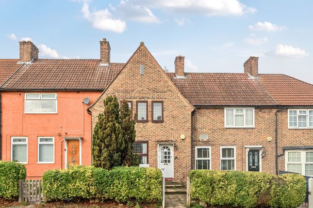 Hedge Walk, London 3 bed terraced house for sale