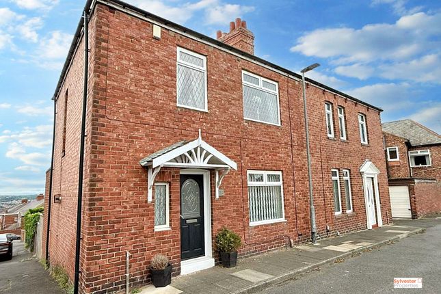 Hillside Place, Low Fell, Gateshead, NE9 3 bed semi