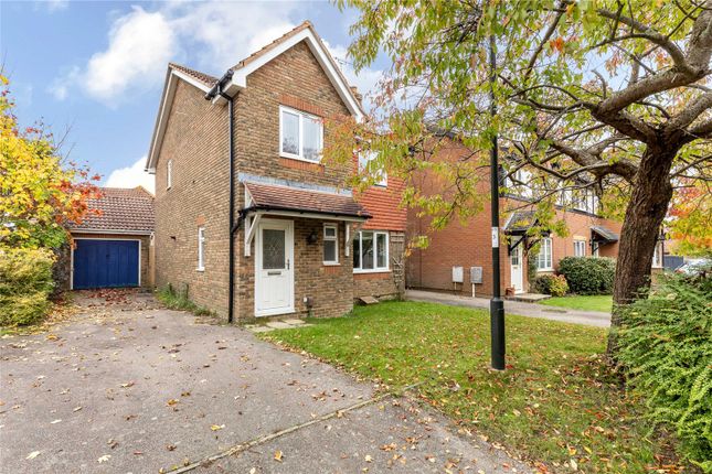 Aveling Close, Maidenbower, CRAWLEY... 3 bed detached house for sale