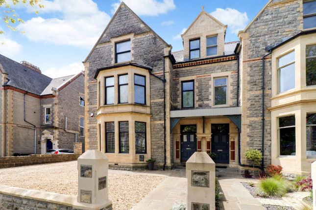 5 bedroom semi-detached house for sale