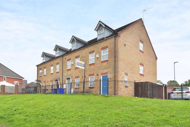 3 bedroom town house for sale