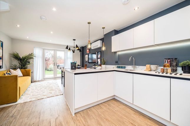 Meadowview Road, Raynes Park SW20 2 bed flat for sale