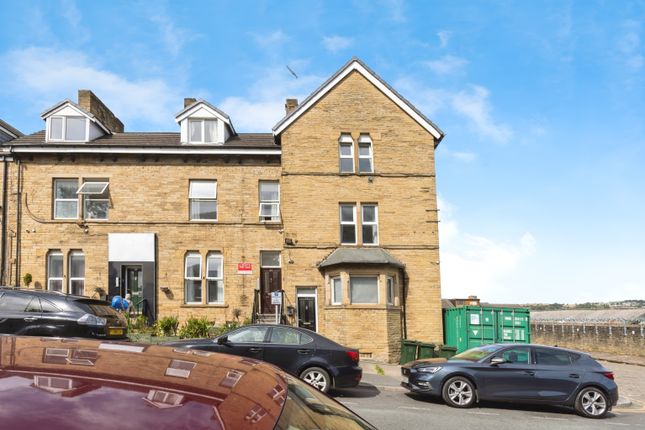 6 bedroom end of terrace house for sale