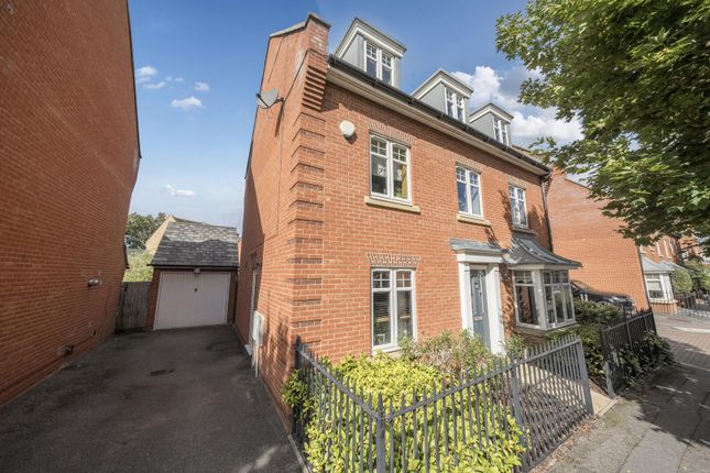 Academy Fields Road, Gidea Park RM2 5 bed detached house for sale