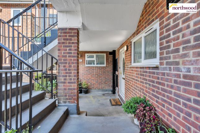 Romilly Drive, Watford, WD19 1 bed flat for sale