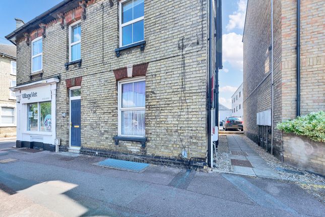 Kneesworth Street, Royston SG8 2 bed duplex for sale