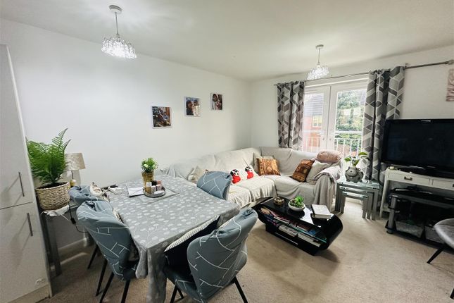 Mclellan Court, 25, Common Way... 2 bed apartment for sale
