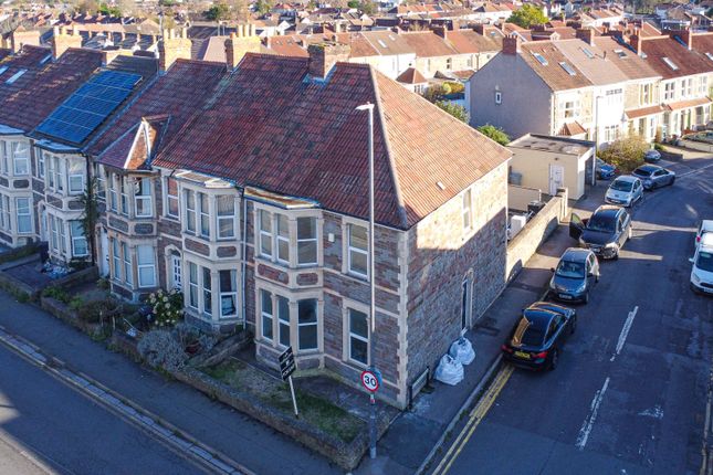 4 bedroom end of terrace house for sale