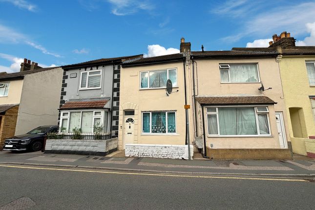 Livingstone Road, Gillingham, ME7 3 bed terraced house for sale