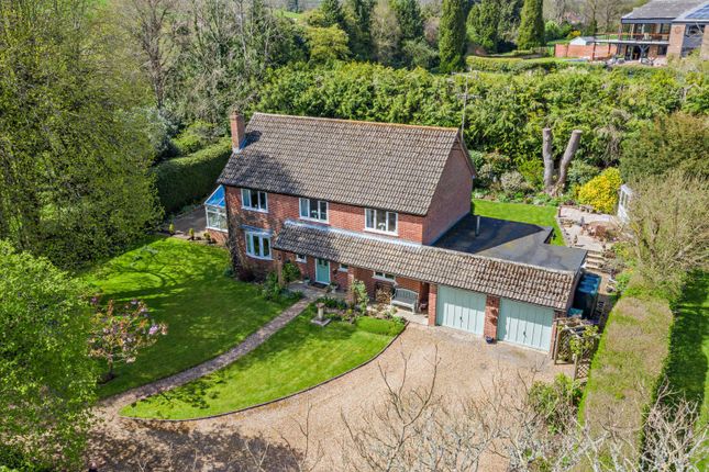 4 bed detached house