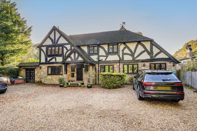 Effingham Road, Copthorne, RH10 4 bed detached house for sale