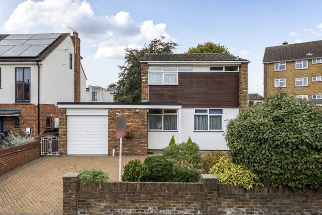 Crouch Oak Lane, Addlestone, Surrey... 3 bed detached house for sale