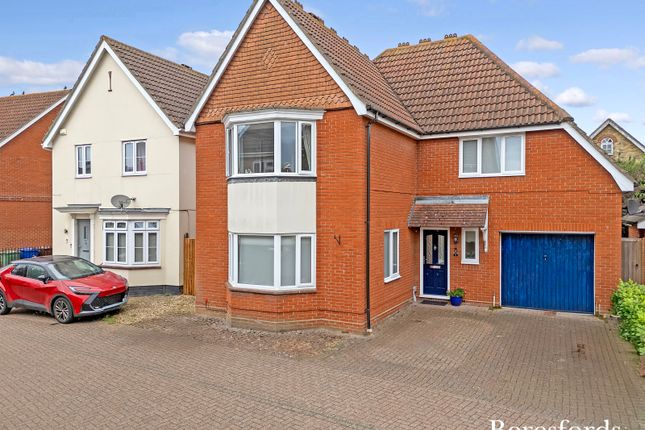 Hornbeam Chase, South Ockendon, RM15 4 bed detached house for sale