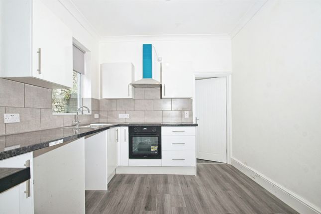 5 bed end terrace house