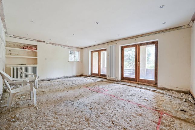 Court Road, Eltham, London, SE9 3 bed maisonette for sale
