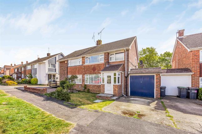 Greenfield Crescent, Waterlooville PO8 3 bed semi
