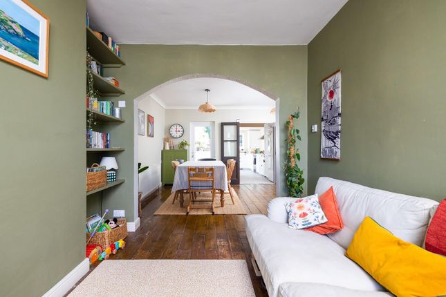 Woodland Way, Hillfields 2 bed terraced house for sale