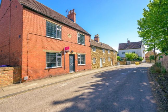 Church Street, Grantham NG32 4 bed semi